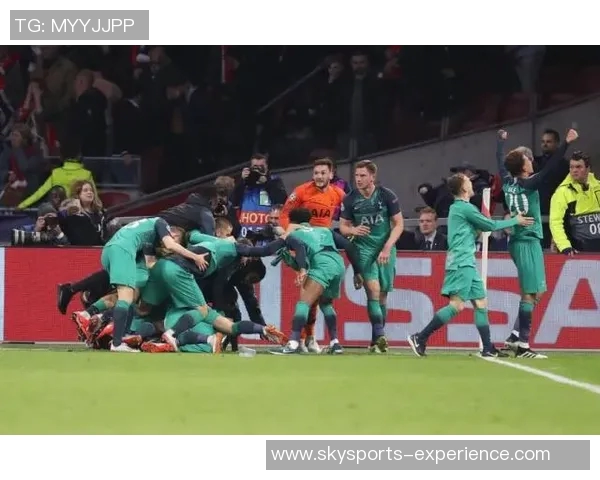 德甲惊现逆转大战热刺在主场以4-3战胜波尔图引发全场狂欢